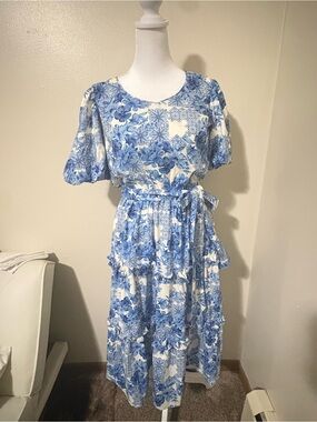 Blue Floral Tiered Midi Dress with Cinch Waist